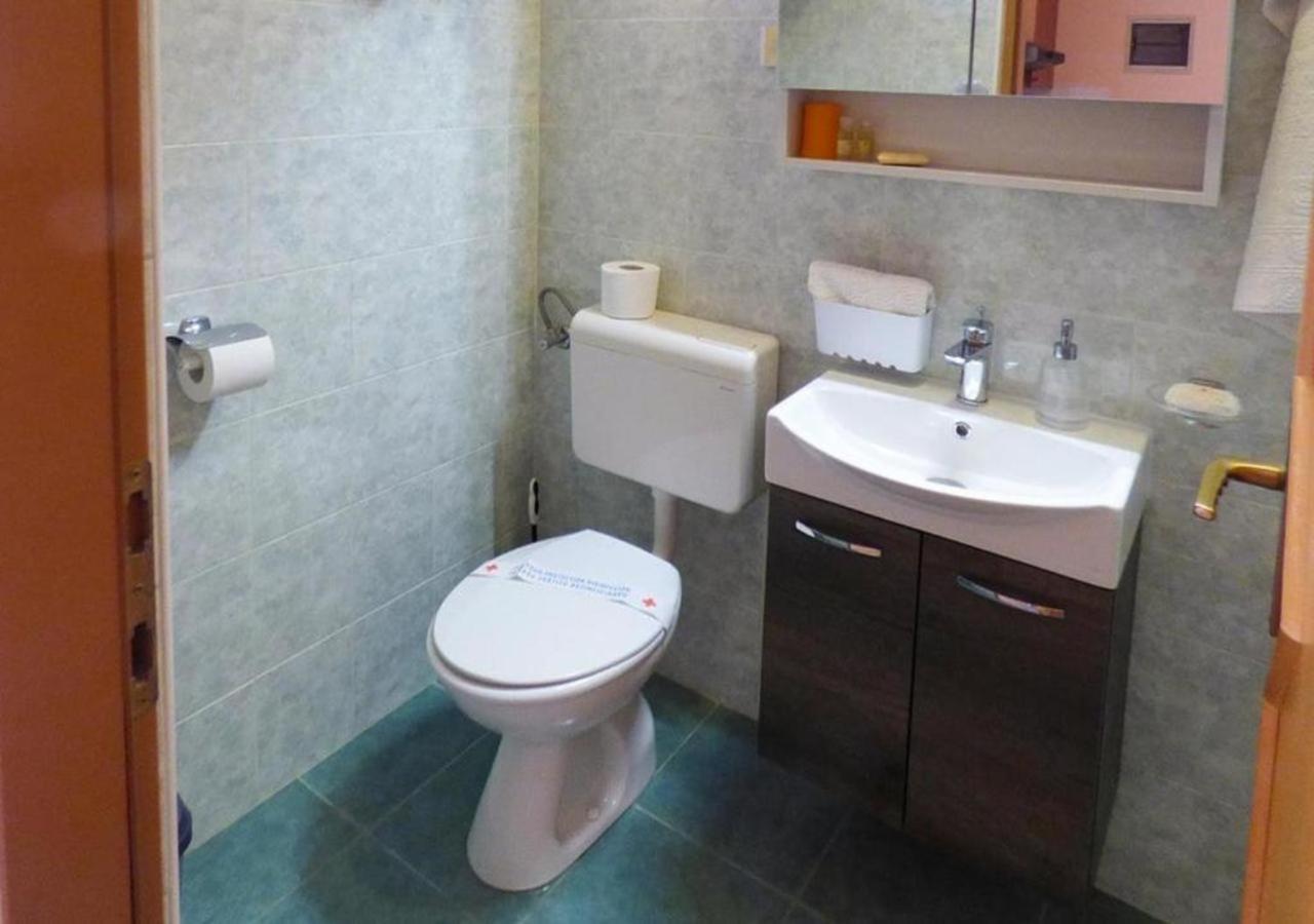 Adria Vrsar Apartment Bagian luar foto